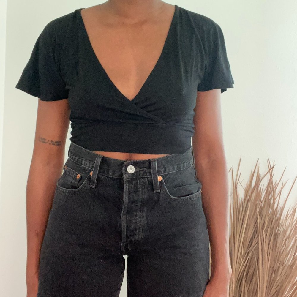 Flutter sleeve cropped v